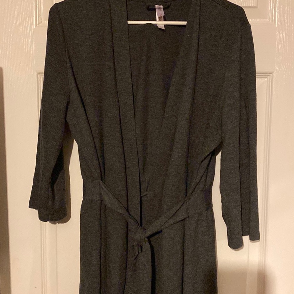 2xl Gillian and O’Malley light weight robe dark grey